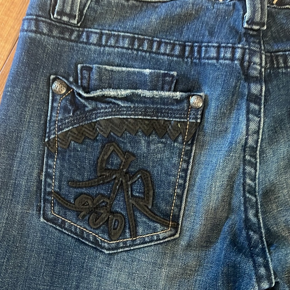 skinny blue jeans